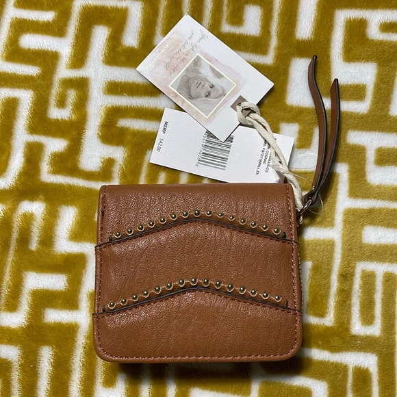 NWT JESSICA SIMPSON WALLET - Picture 1 of 5